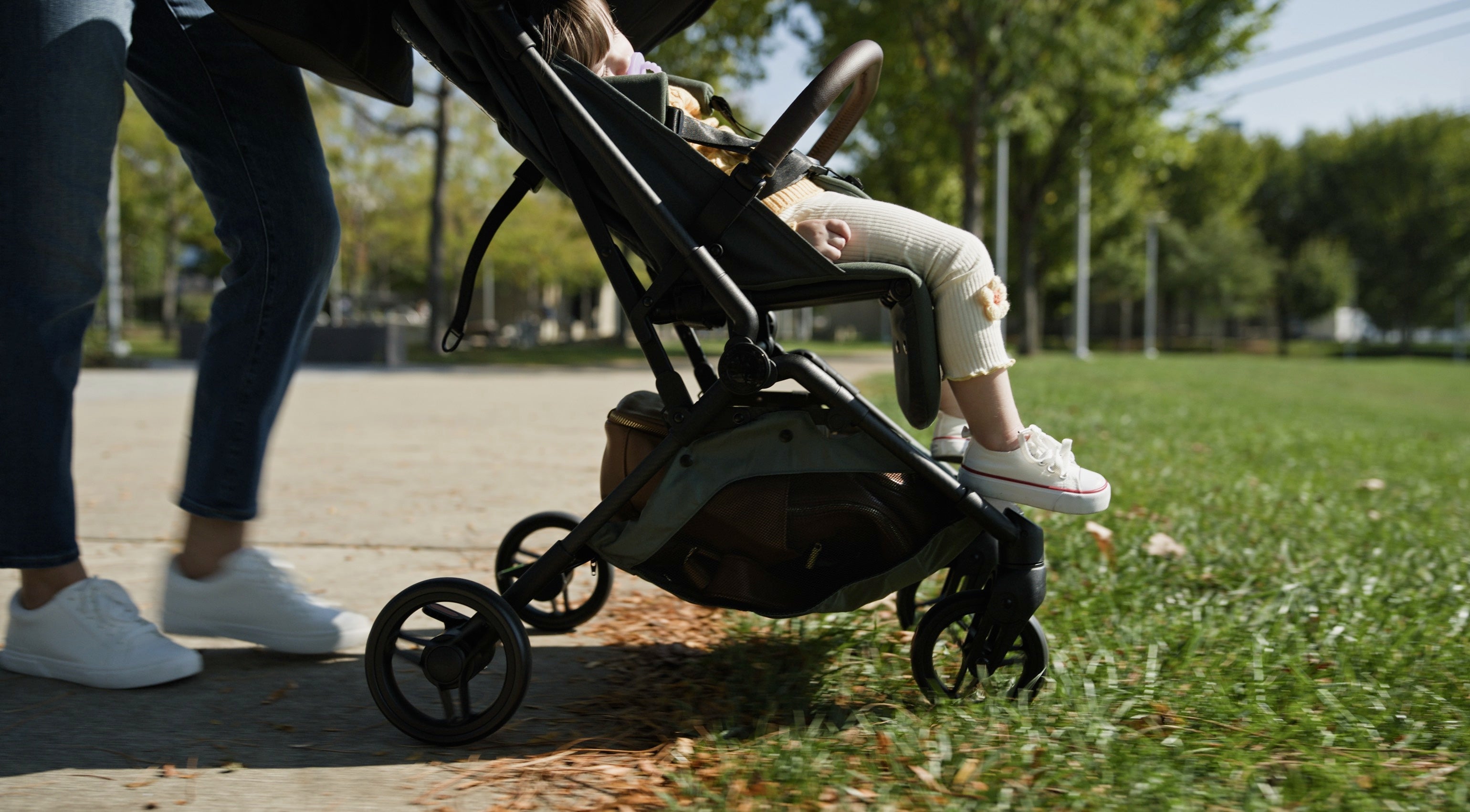 Preparing for Your Baby's First Trip with a Travel Stroller